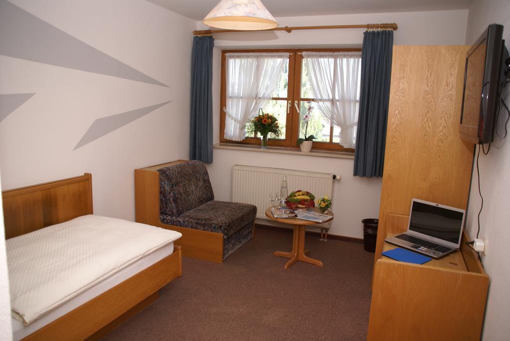 Gasthaus Und Landhotel Wiedmann Eresing Chambre photo