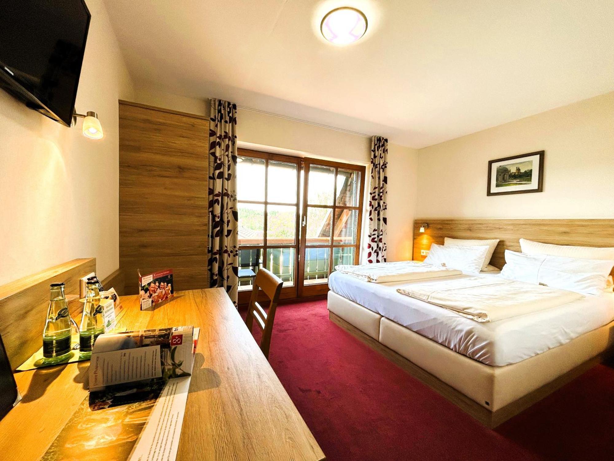 Gasthaus Und Landhotel Wiedmann Eresing Extérieur photo