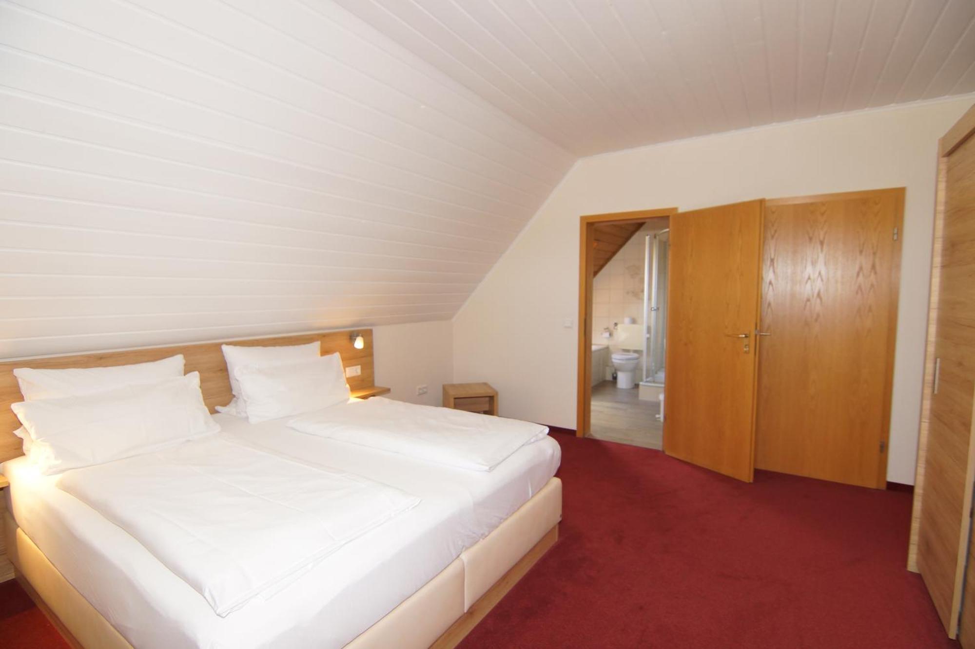 Gasthaus Und Landhotel Wiedmann Eresing Extérieur photo