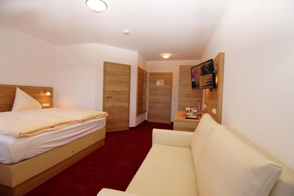 Gasthaus Und Landhotel Wiedmann Eresing Extérieur photo