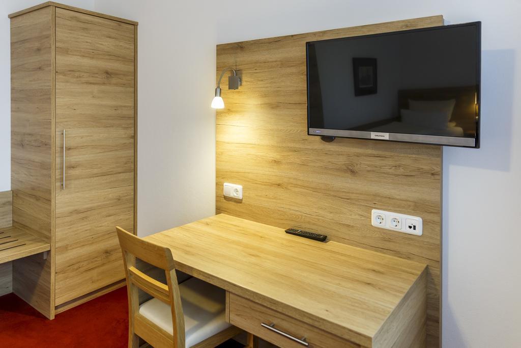 Gasthaus Und Landhotel Wiedmann Eresing Extérieur photo