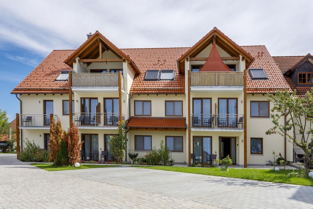 Gasthaus Und Landhotel Wiedmann Eresing Extérieur photo