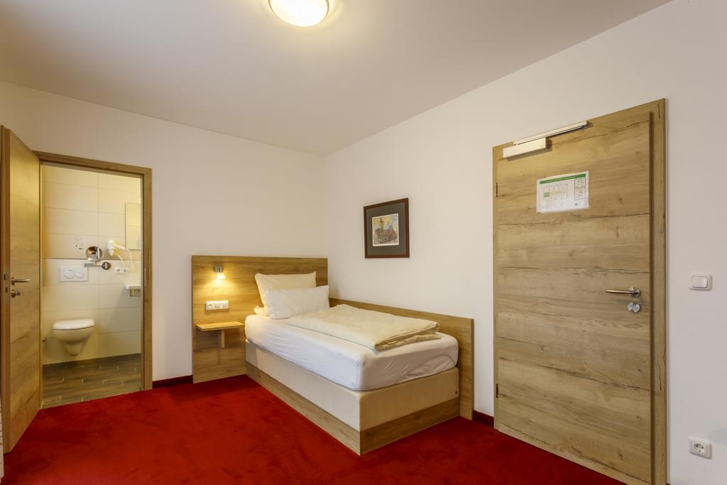 Gasthaus Und Landhotel Wiedmann Eresing Extérieur photo