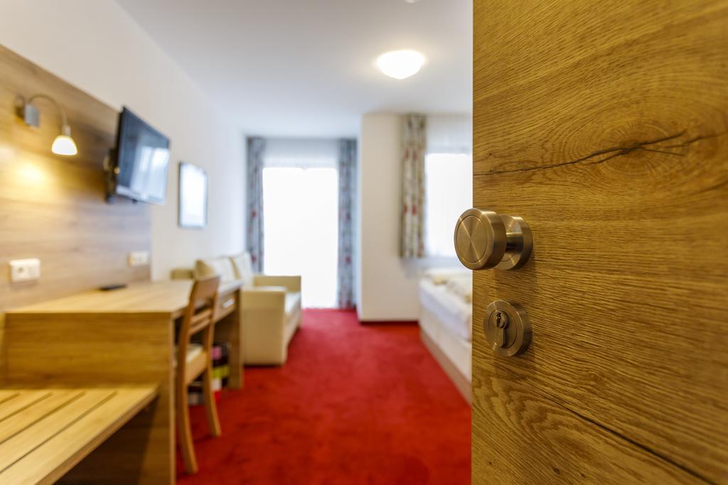 Gasthaus Und Landhotel Wiedmann Eresing Extérieur photo