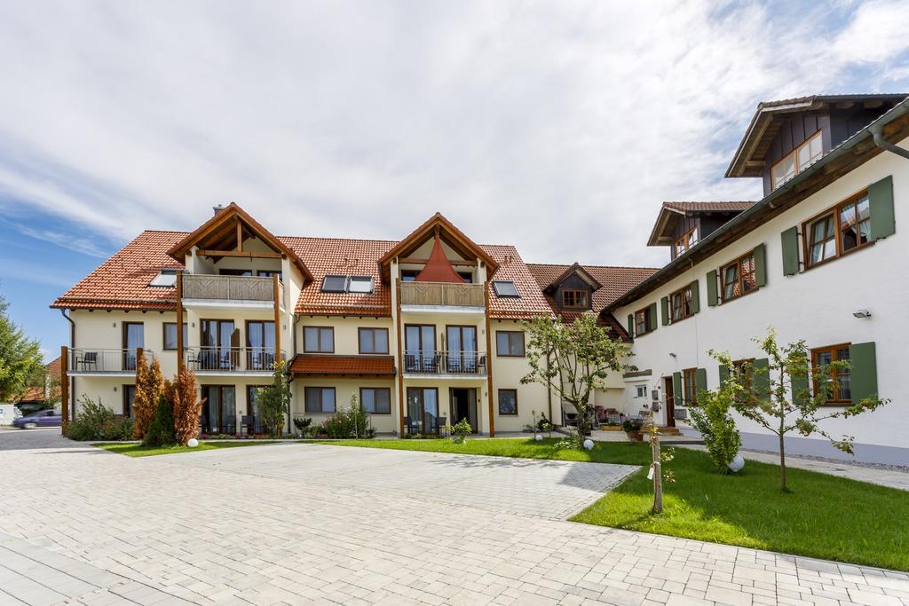 Gasthaus Und Landhotel Wiedmann Eresing Extérieur photo